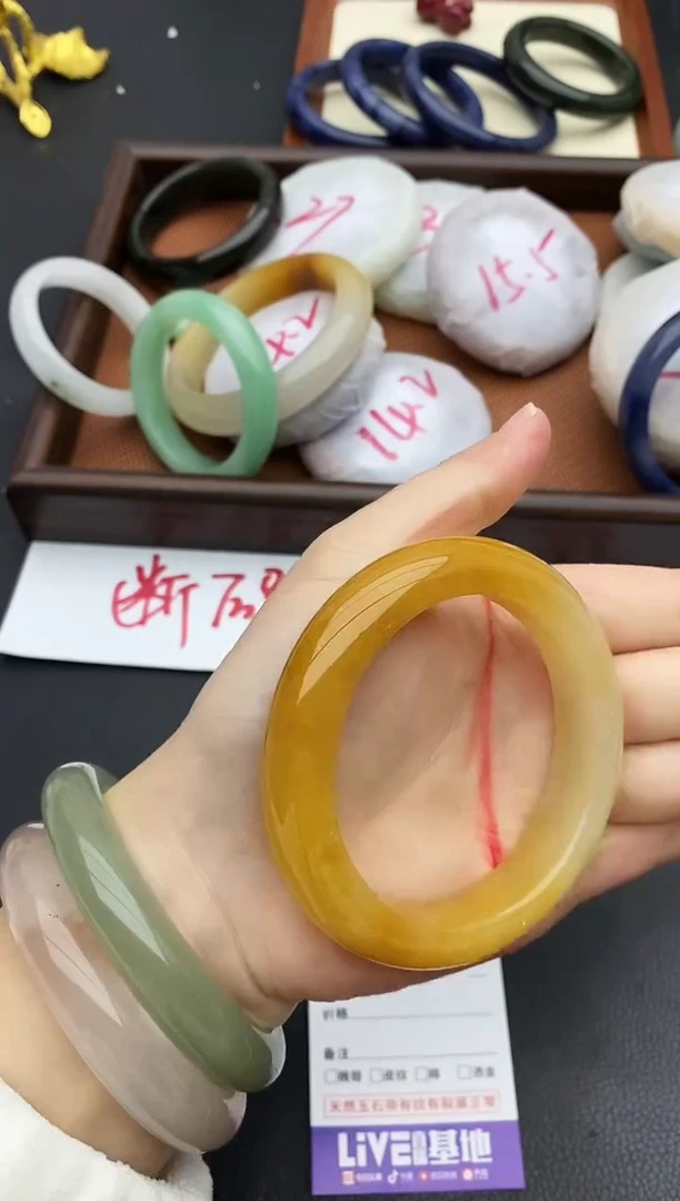 未镶嵌手镯石英质玉313+58.6