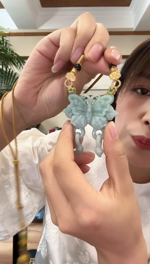 翡翠未镶嵌颈饰国风