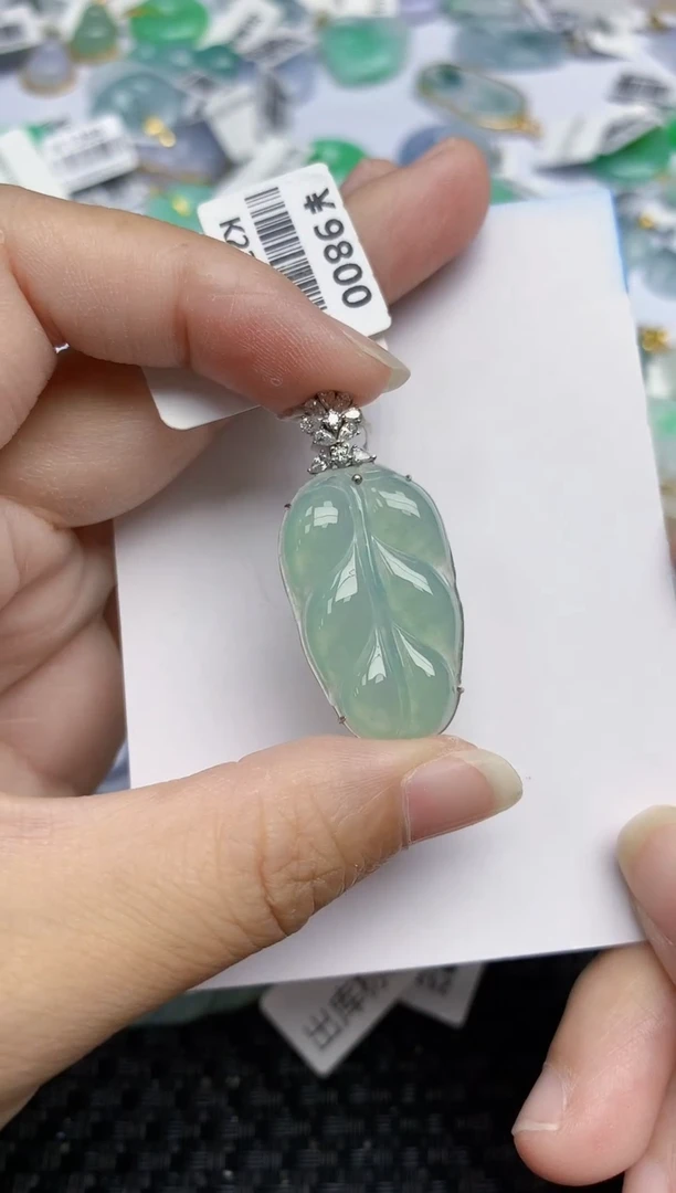 翡翠18K金镶嵌颈饰天然翡翠A货