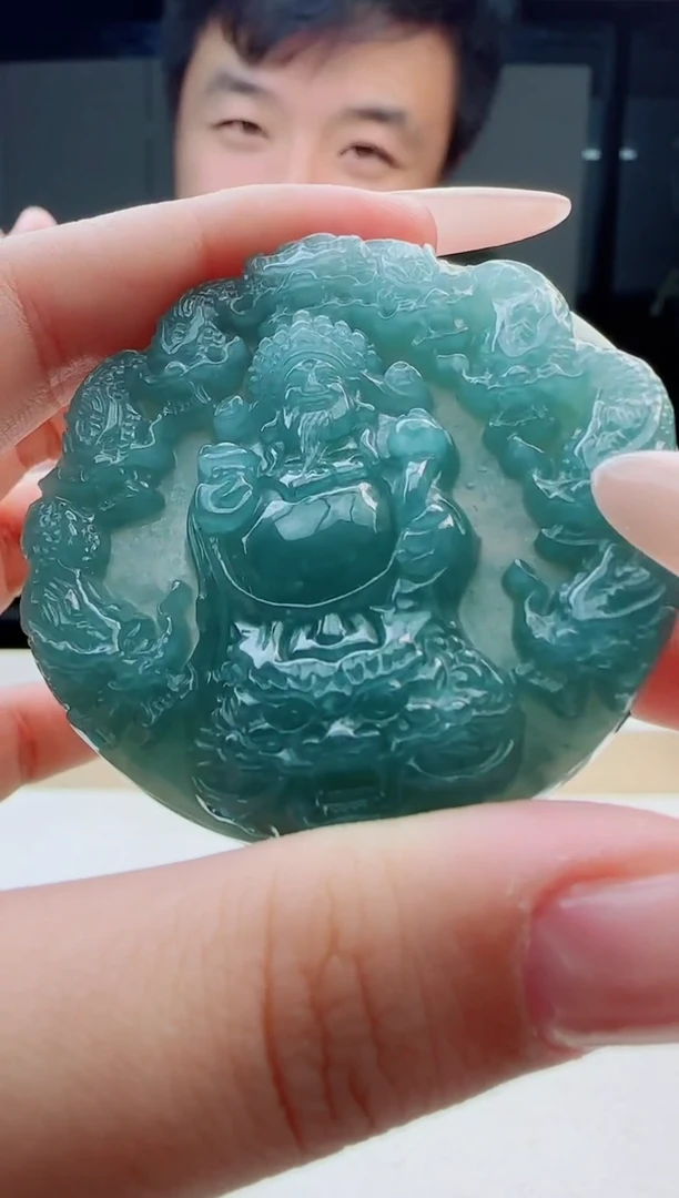 颈饰未镶嵌翡翠多样性发其中一
