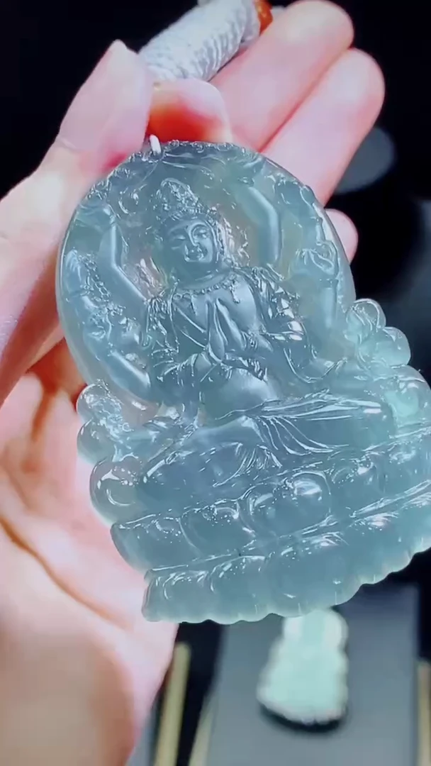 翡翠未镶嵌颈饰千手