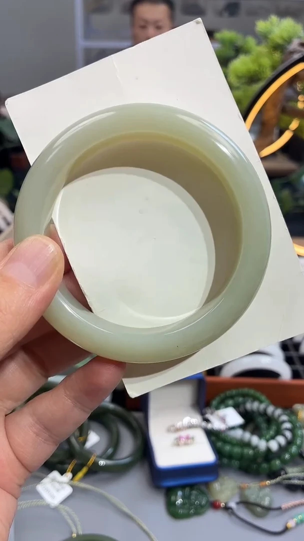 未镶嵌手镯和田玉夜*和田玉手镯