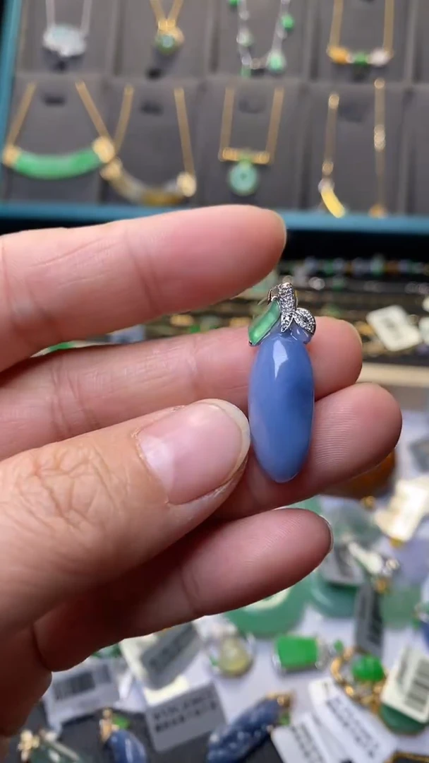 颈饰18K金镶嵌翡翠35816