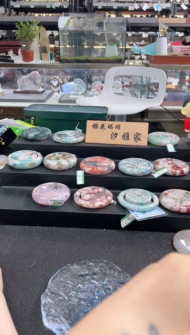 未镶嵌手镯石英质玉六*六圈口(赠品镯心)