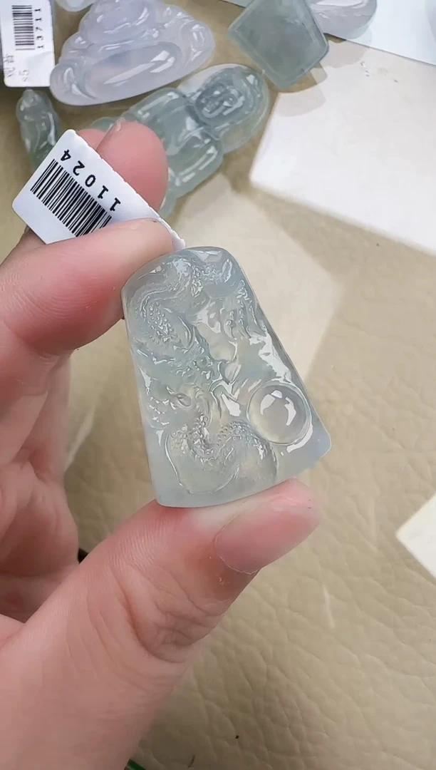 翡翠未镶嵌颈饰缅甸翡翠A货
