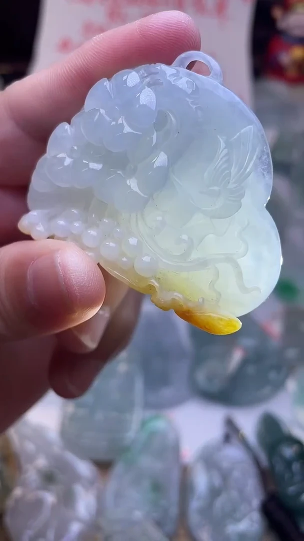 颈饰未镶嵌翡翠牡丹