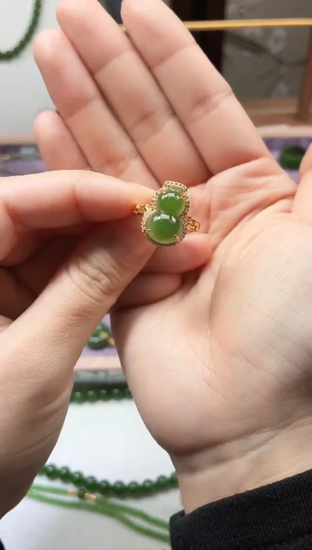 银S925镶嵌戒指和田玉（碧玉）葫芦戒指