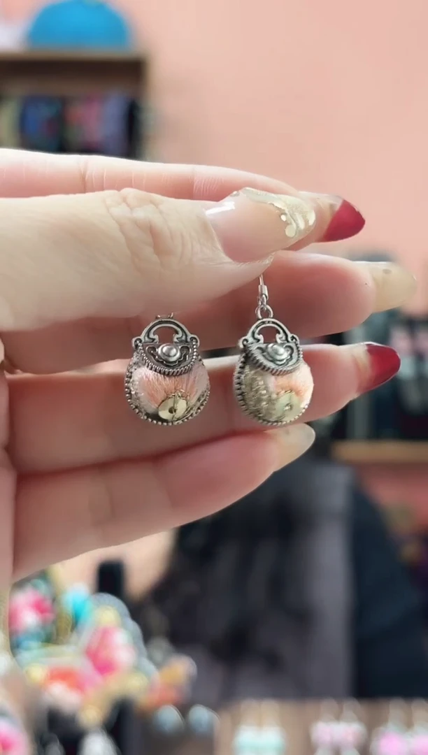 织绣艺枝独绣手工饰品103***