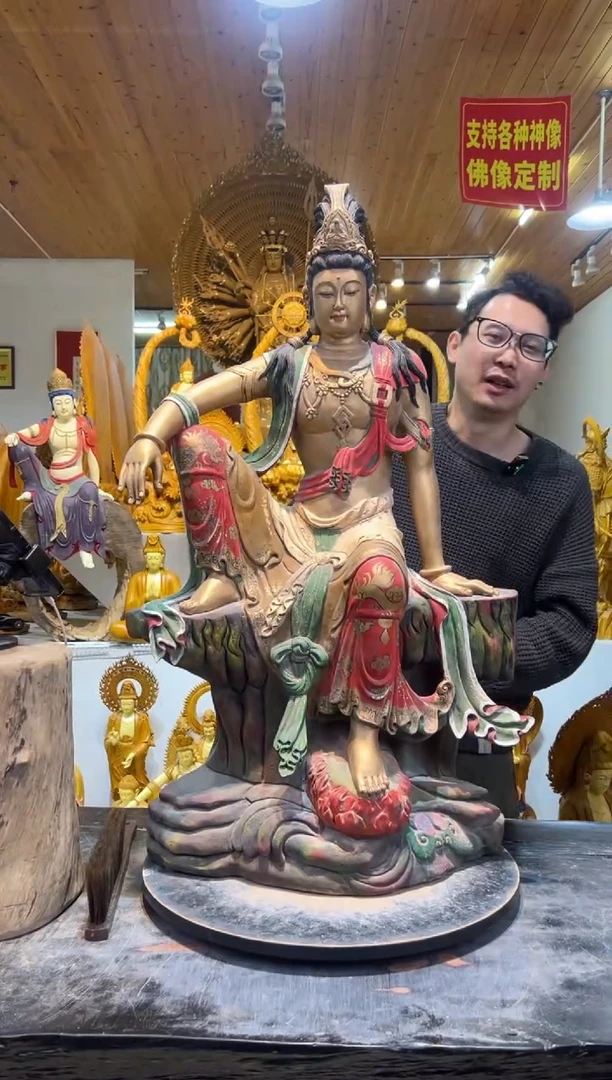 香樟木矿彩工艺仿古工艺自在观音95cm高