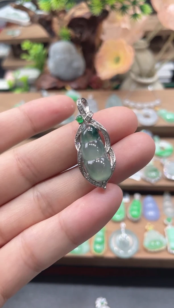 吊坠(不含链)未镶嵌翡翠豆子