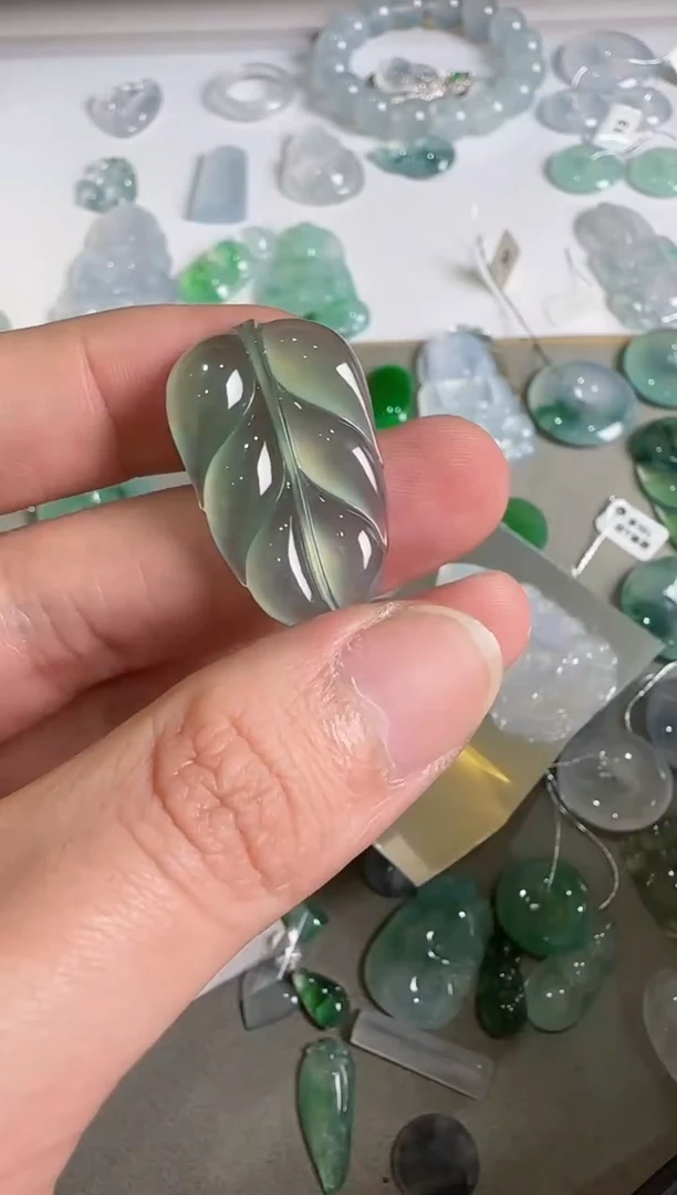 吊坠(不含链)未镶嵌翡翠开****冉.