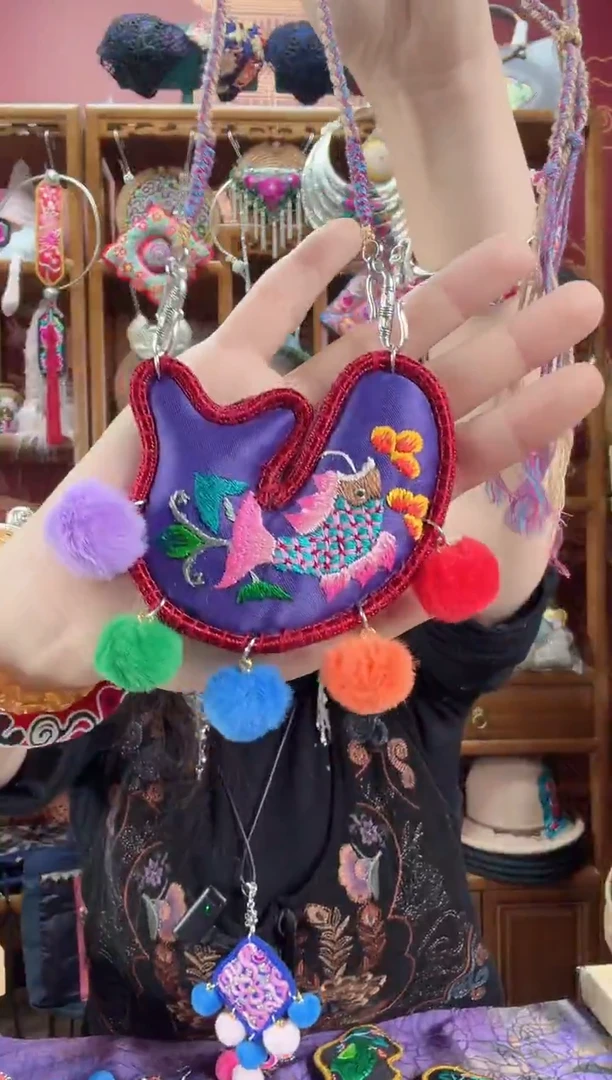 刺绣项链106甜甜家