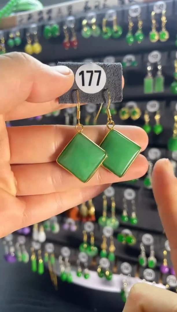 【闪购商品】翡翠颈饰银S925镶嵌177...