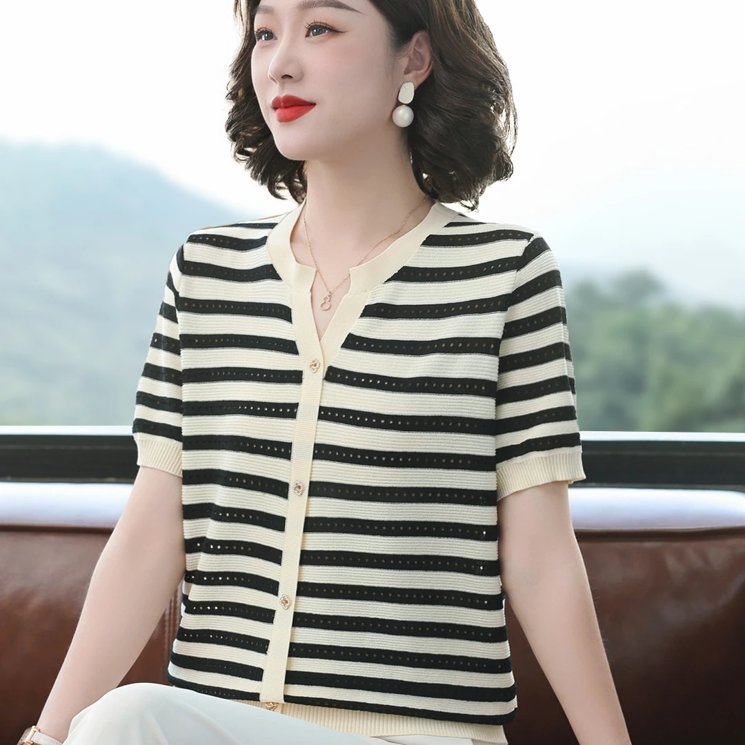 妈妈装夏装新款冰丝短袖t恤洋气条纹上衣中老年女装减龄针织小衫