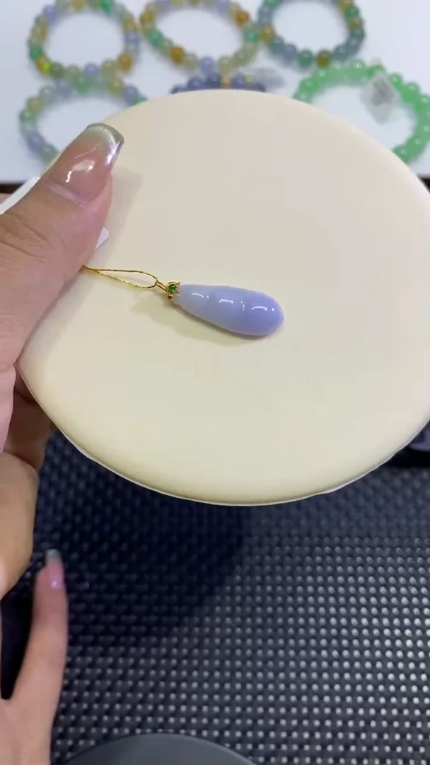 翡翠散珠豆子吊坠