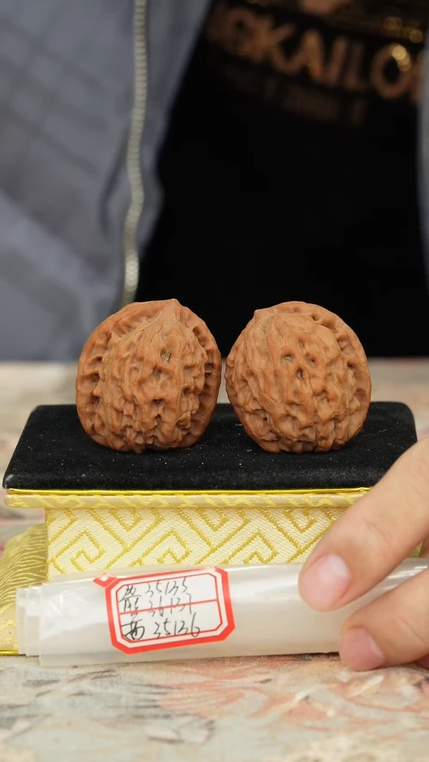 【闪购商品】文玩核桃把件非嫁接北京鹰嘴