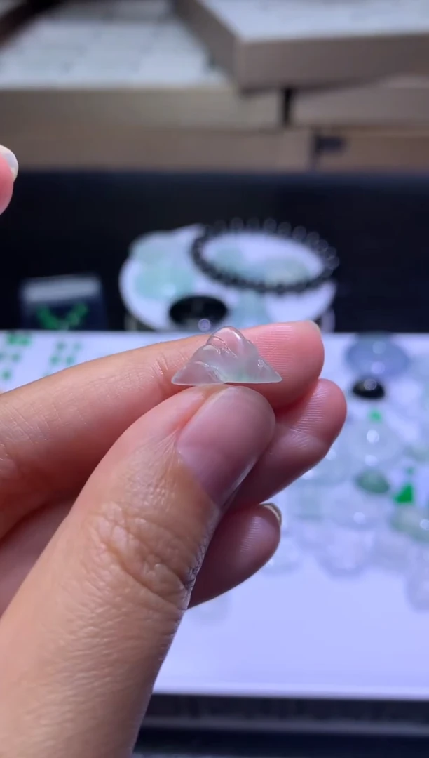 未镶嵌定制翡翠毛货