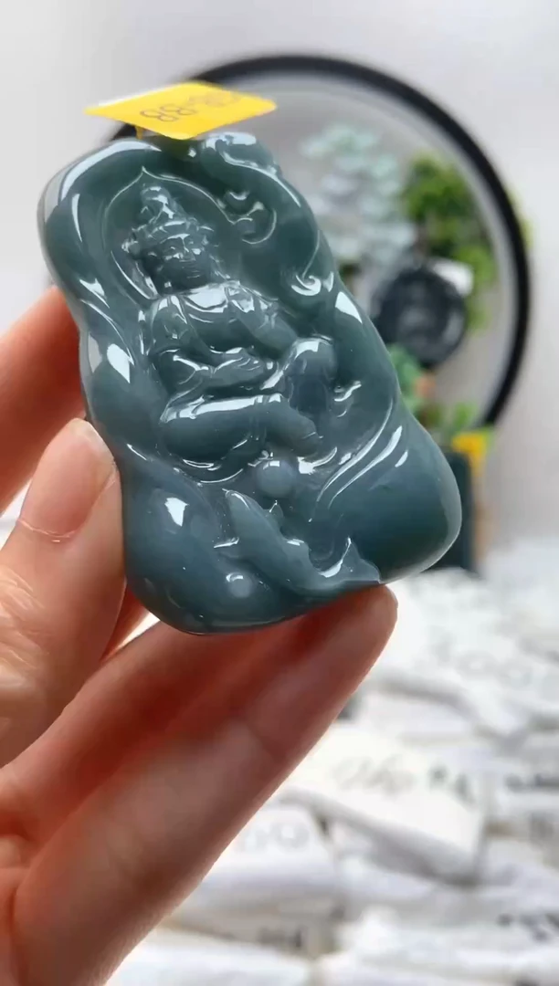 翡翠未镶嵌颈饰观音【品质一般能接受再拍】