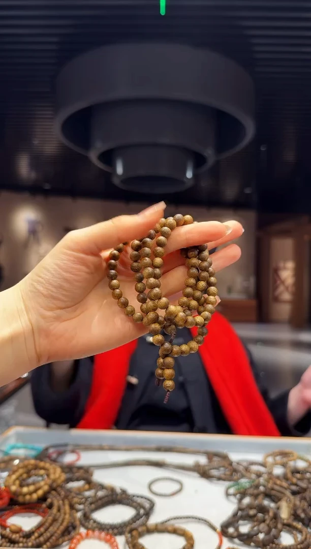 【闪购商品】沉香手串海南莺歌绿棋多圈圆珠