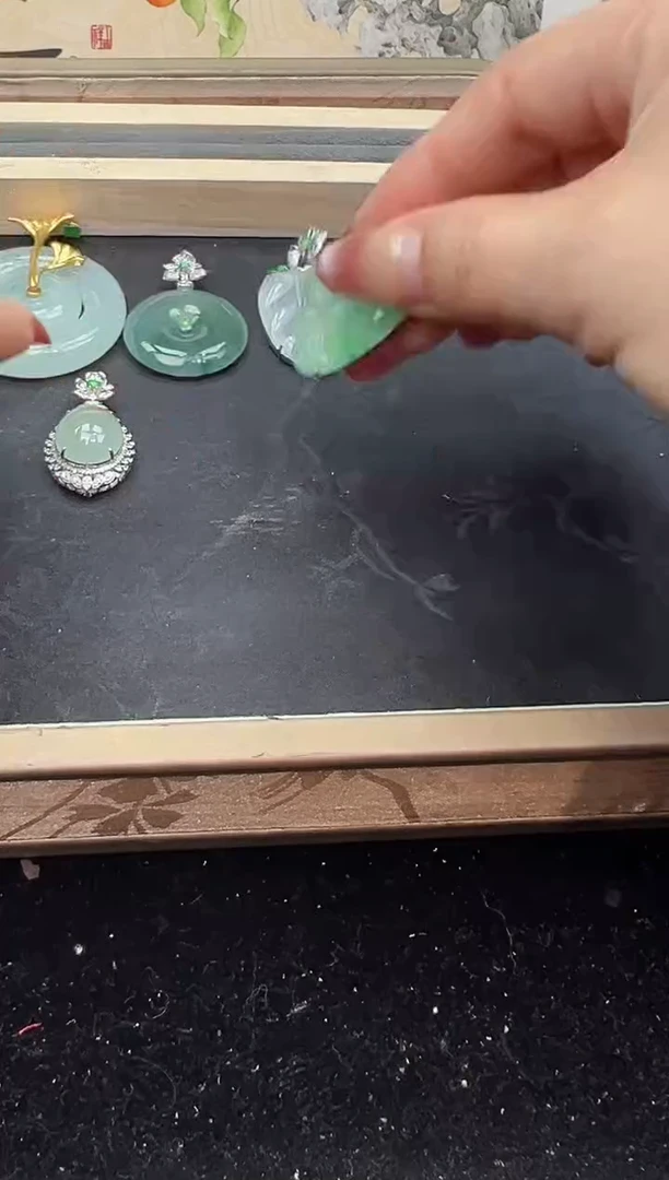 吊坠(不含链)18K金镶嵌翡翠勿拍