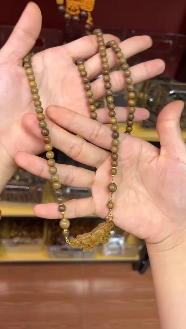 维腊木（绿檀）其他015-绿檀蝴蝶-项链