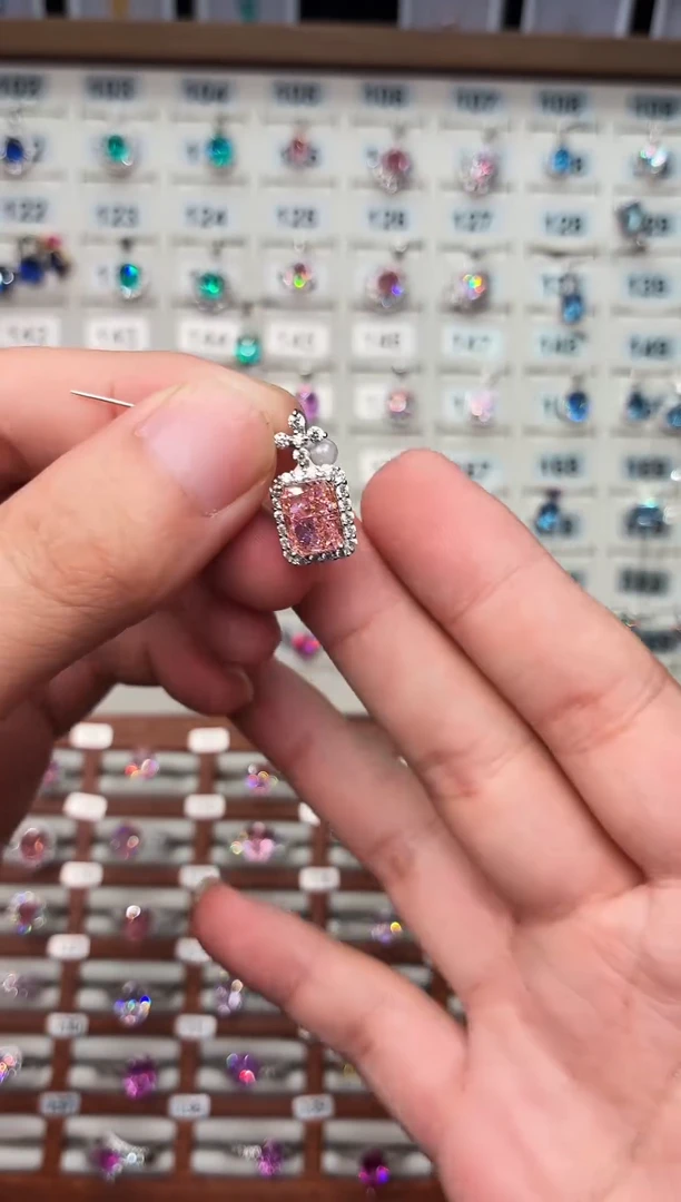 吊坠(赠链)彩色蓝宝石银S925镶嵌1111