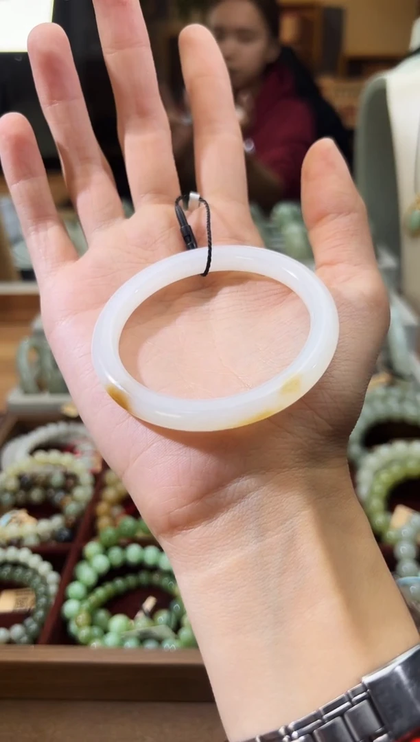 未镶嵌手镯和田玉金山糖手镯圈口52+