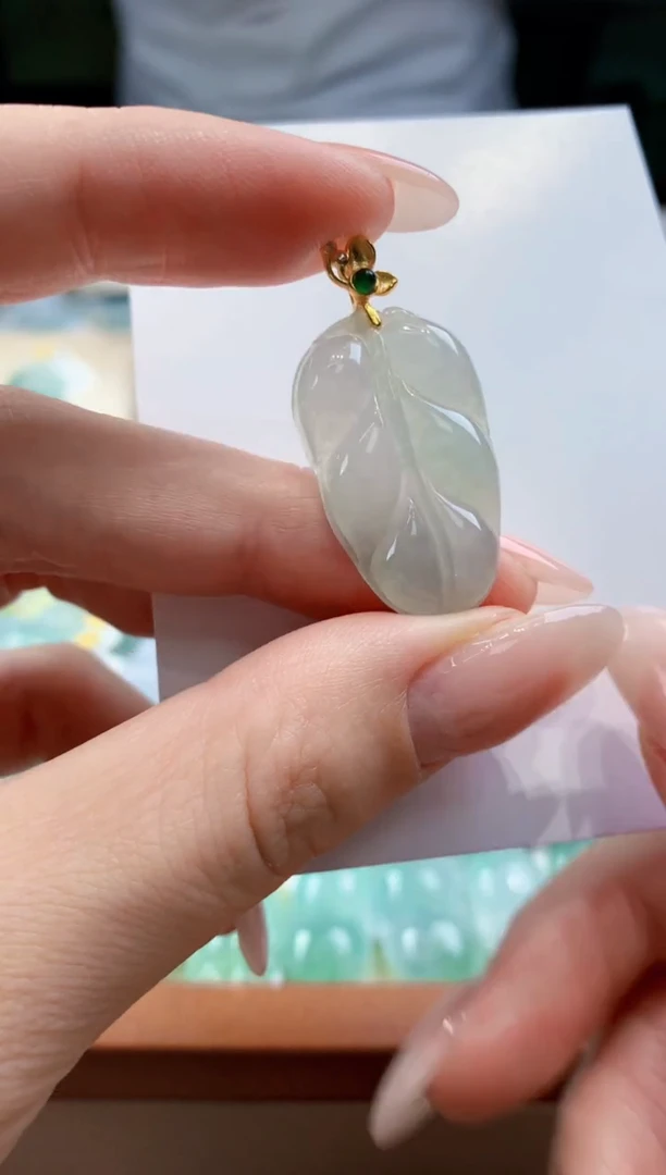 翡翠未镶嵌颈饰天然A货翡翠挂件