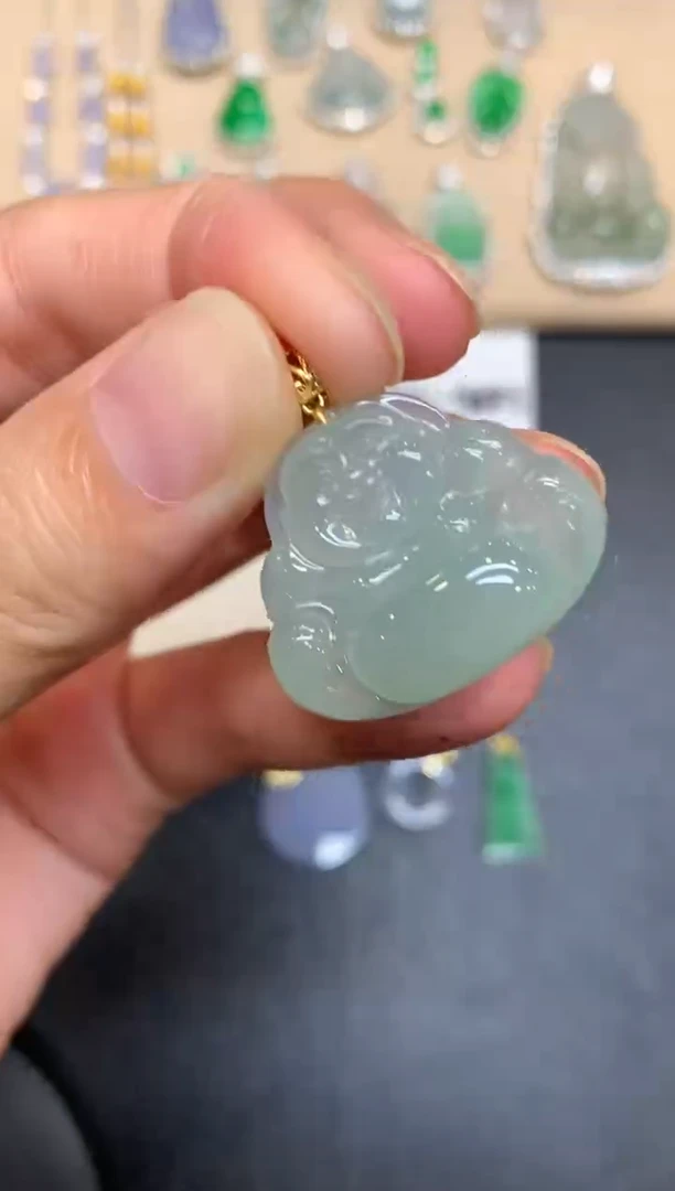 颈饰18K金镶嵌翡翠佛公【无服务费