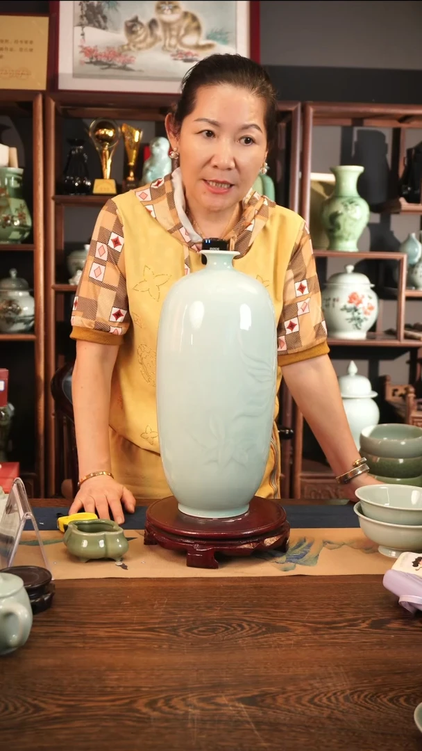 纯手工 粉青 金鱼梅瓶