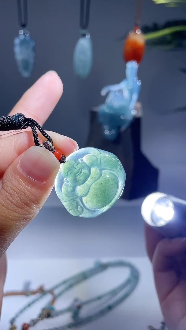颈饰未镶嵌翡翠佛公