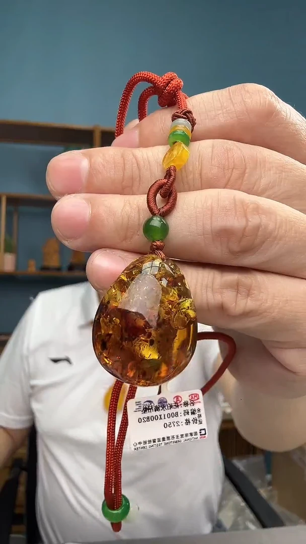未镶嵌琥珀裸石60（有瑕介意勿拍）