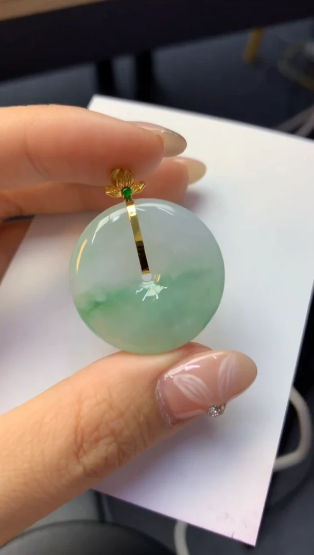 颈饰18K金镶嵌翡翠天然缅甸a货翡翠百元以上9元证书费自理