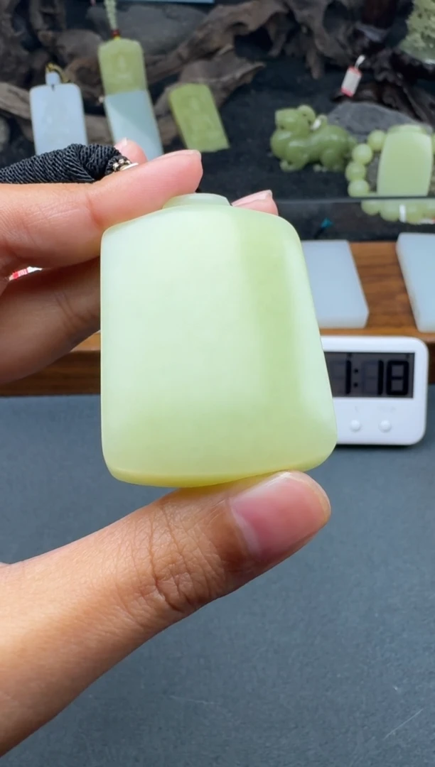 颈饰未镶嵌和田玉1