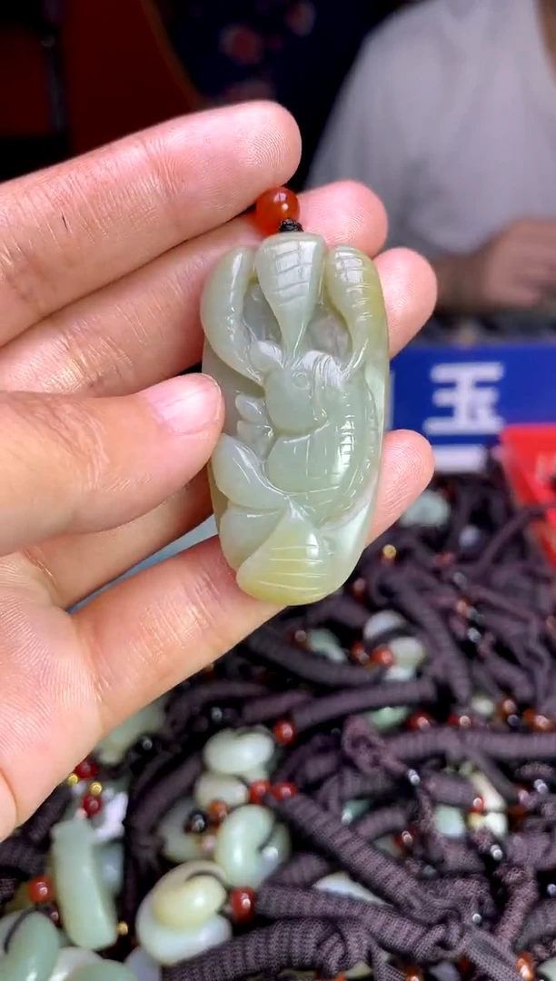 未镶嵌和田玉挂件1