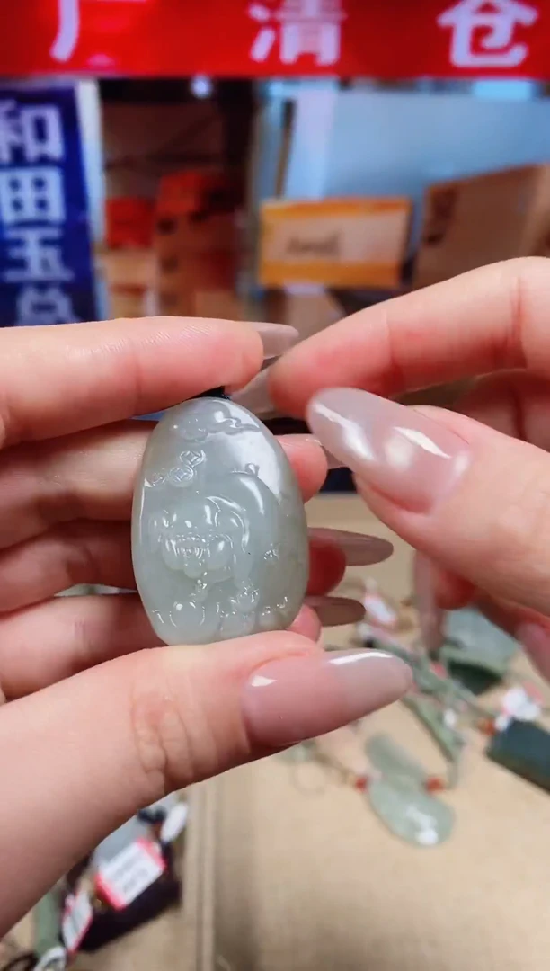 颈饰未镶嵌和田玉1