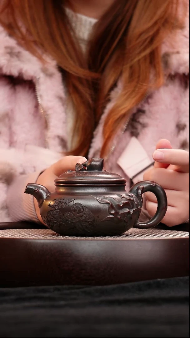 茶壶紫砂宜兴紫砂壶灵猴献瑞