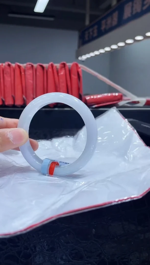 未镶嵌手镯翡翠7