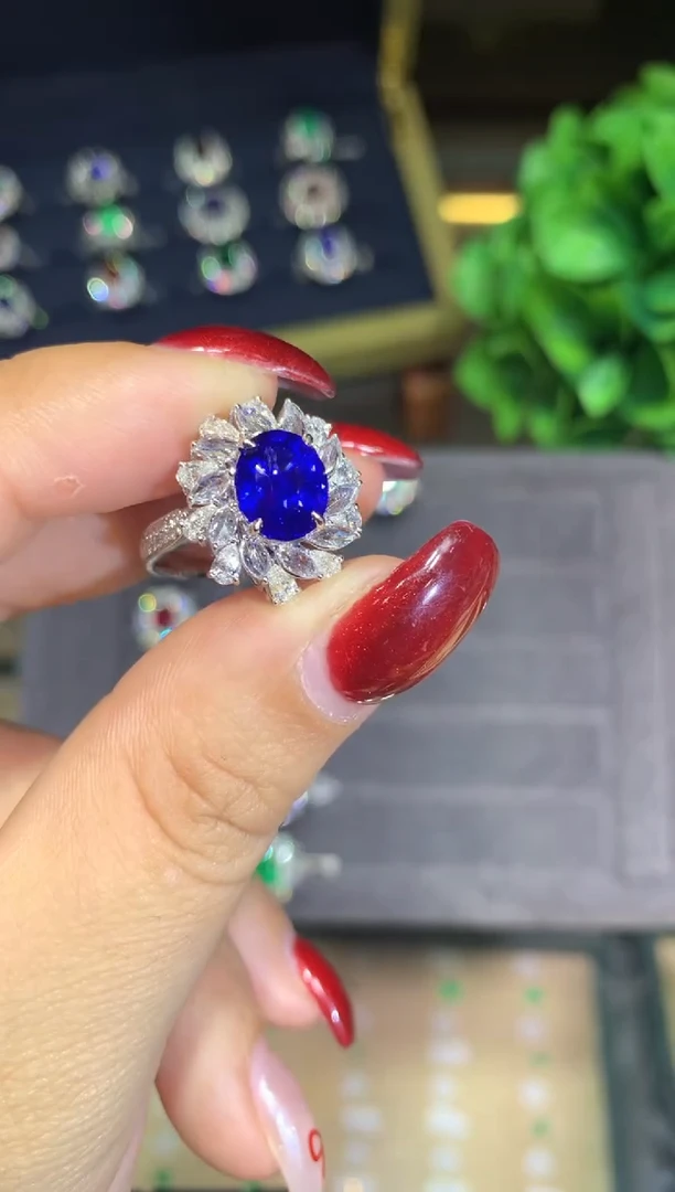 戒指蓝宝石18K金镶嵌3.15ct