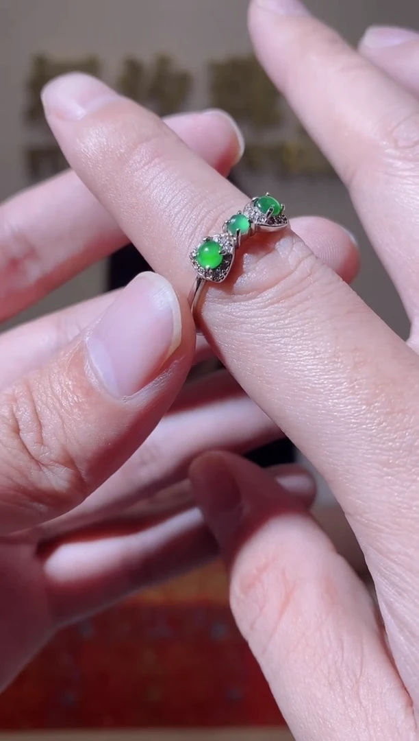 【闪购商品】翡翠戒指银S925镶嵌天然A货翡翠