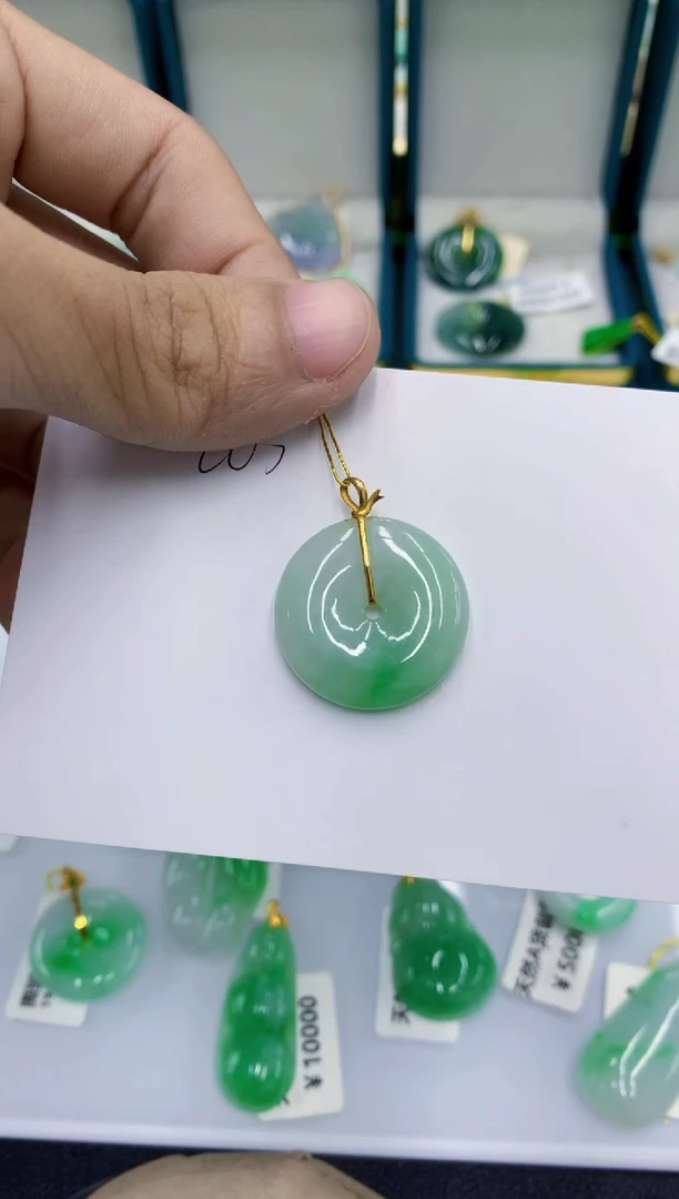 颈饰18K金镶嵌翡翠11111111