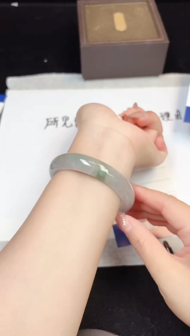 翡翠手镯未镶嵌19