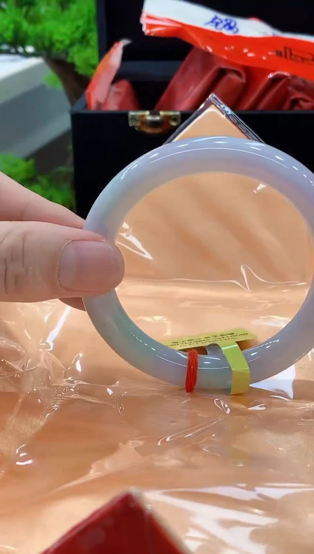 翡翠手镯未镶嵌手镯