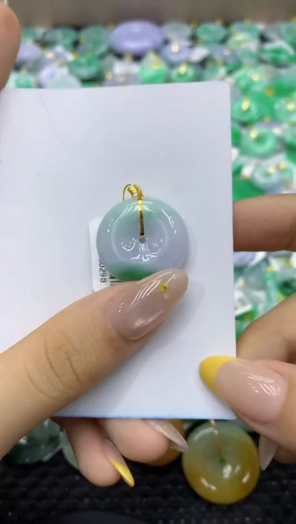 颈饰18K金镶嵌翡翠天然缅甸翡翠A货