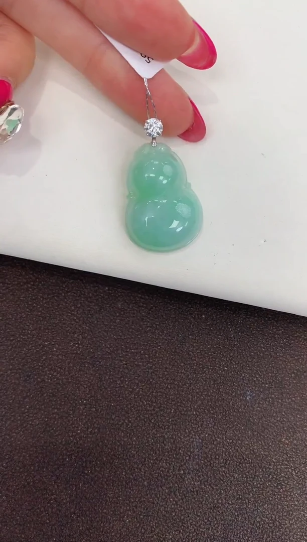 颈饰18K金镶嵌翡翠天然缅甸a货翡翠(多样性发其一)