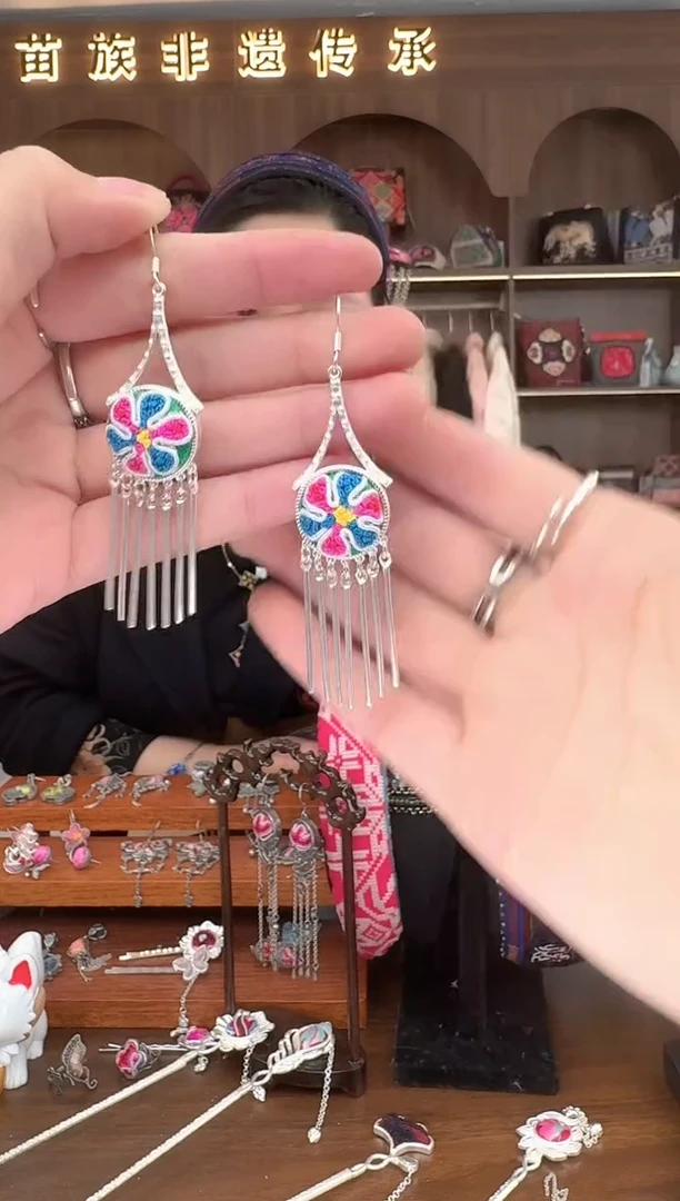 【闪购商品】织绣扶光苗绣传承127