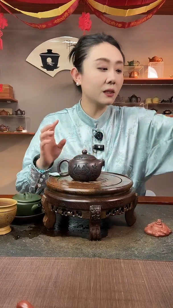 茶壶紫砂松鼠西施 赤龙血砂赵园静