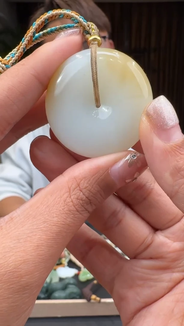 【闪购商品】和田玉24未镶嵌2.11小朱多样性发货