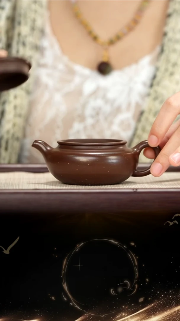 锦鼓铺砂紫泥....