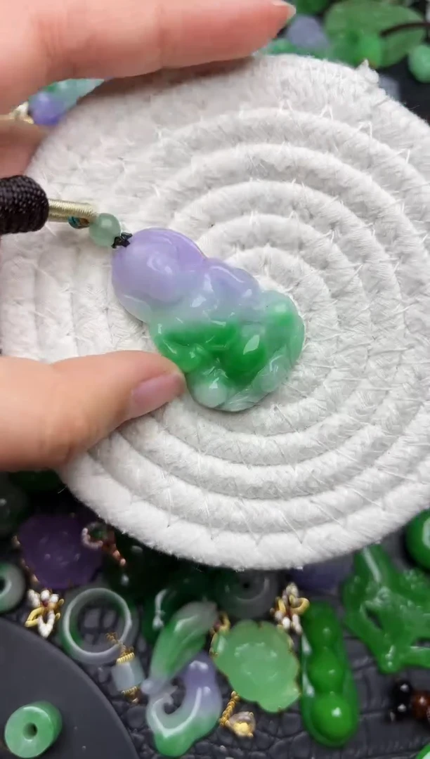 颈饰未镶嵌翡翠缅甸翡翠吊坠